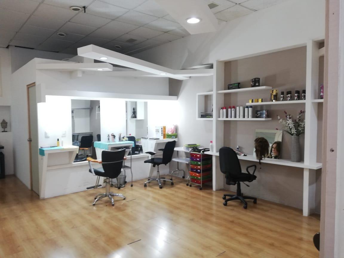 Traspaso de Estetica Amueblada, Trabajando y Aclientada